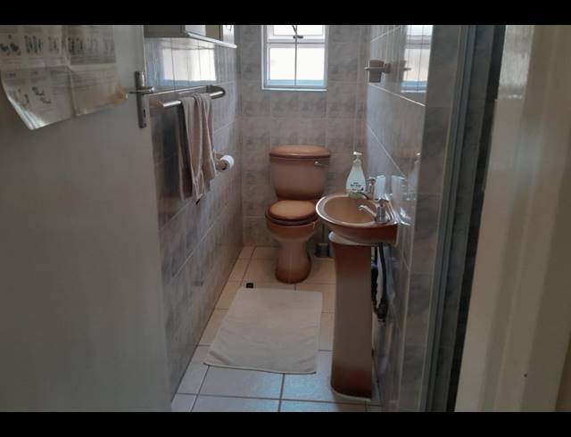 5 BEDROOM HOUSE FOR SALE IN MONDEOR